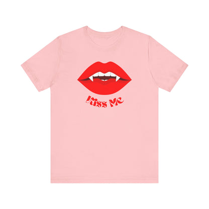 Kiss Me - T-Shirt