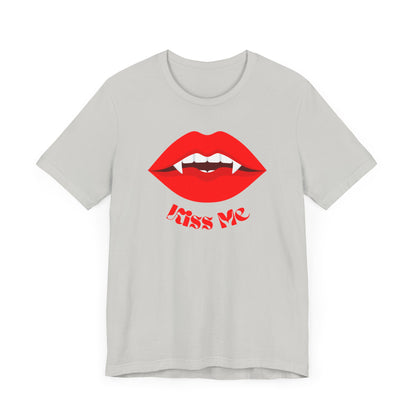 Kiss Me - T-Shirt