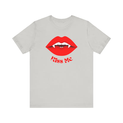 Kiss Me - T-Shirt