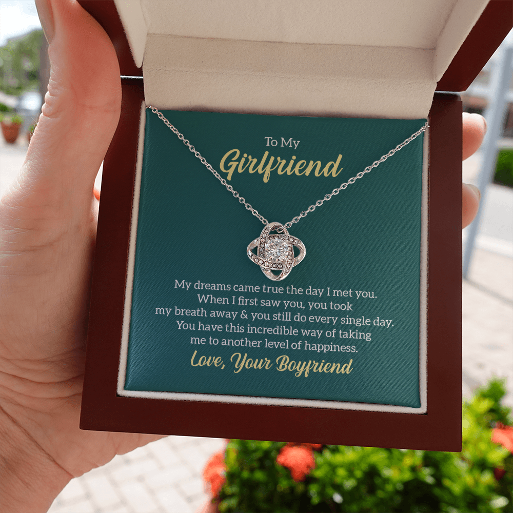 Girlfriend Lov Necklace